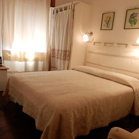 Bed & Breakfast Yin & Yang San Pantaleo Kültér fotó
