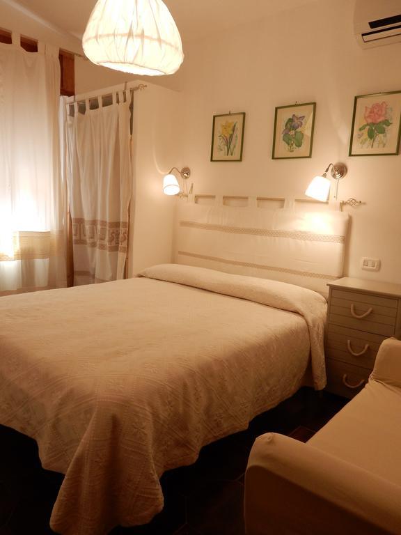 Bed & Breakfast Yin & Yang San Pantaleo Kültér fotó