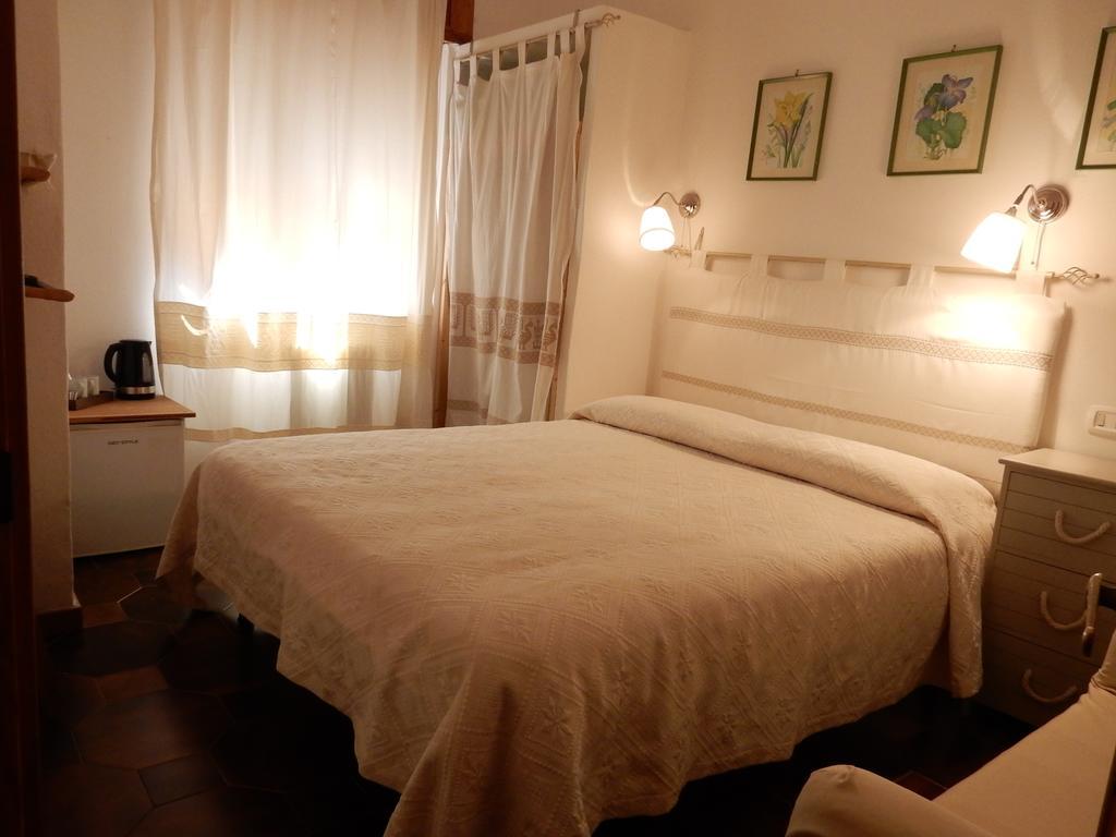 Bed & Breakfast Yin & Yang San Pantaleo Kültér fotó