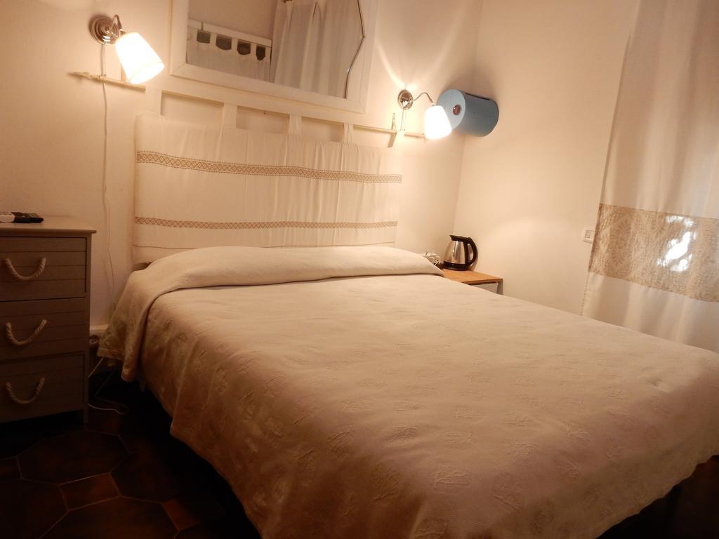 Bed & Breakfast Yin & Yang San Pantaleo Kültér fotó